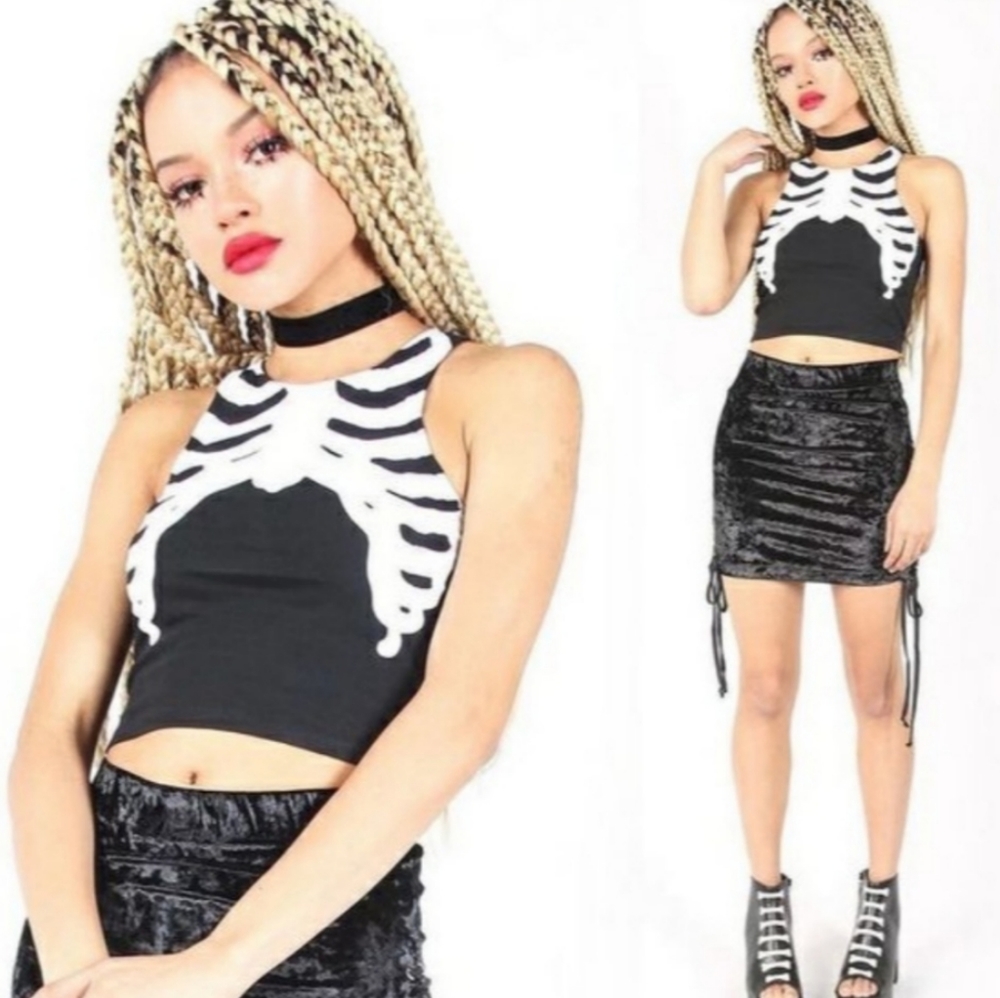 CLEARANCE! New Iron Fist Bone In Cropped Tank top sz S-runs small